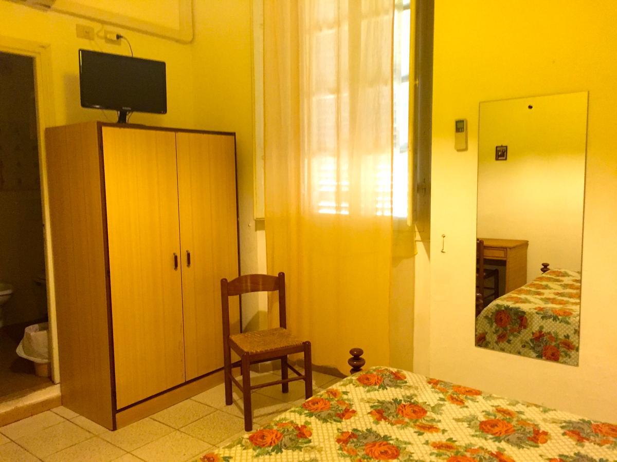 Albergo Ape Elbana Portoferraio Exterior photo